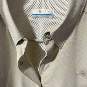 Columbia Gray Casual Button Down Shirt with Textured Fabric